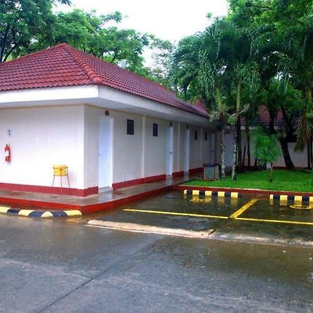 Club Manila East Real Infanta Exterior photo